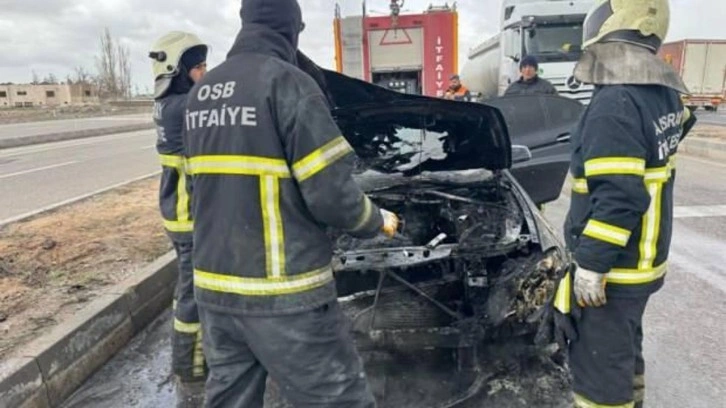 Aksaray'da seyir halindeki otomobilde yangın