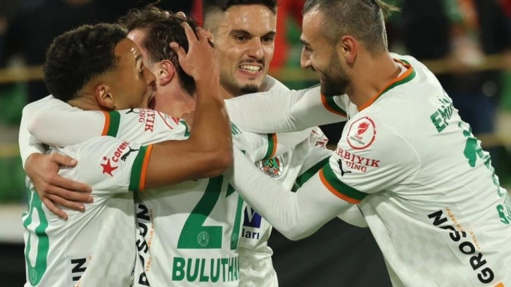 Alanyaspor gol düellosunda Amedspor'u eledi!