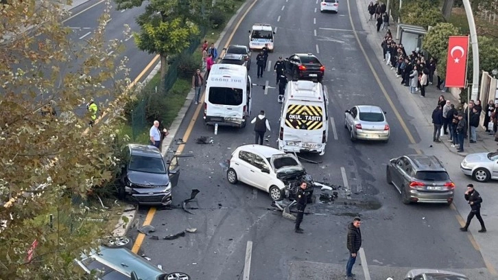 Ankara'da 8 araç birbirine girdi