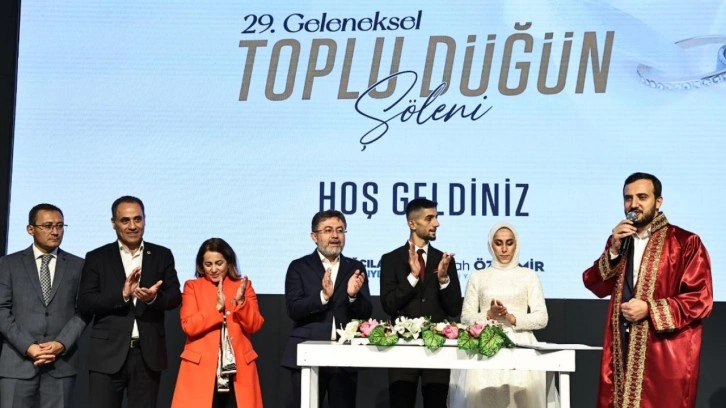 Bağcılar’da 7 çift, Bakan Yumaklı’nın şahitliğinde dünya evine girdi