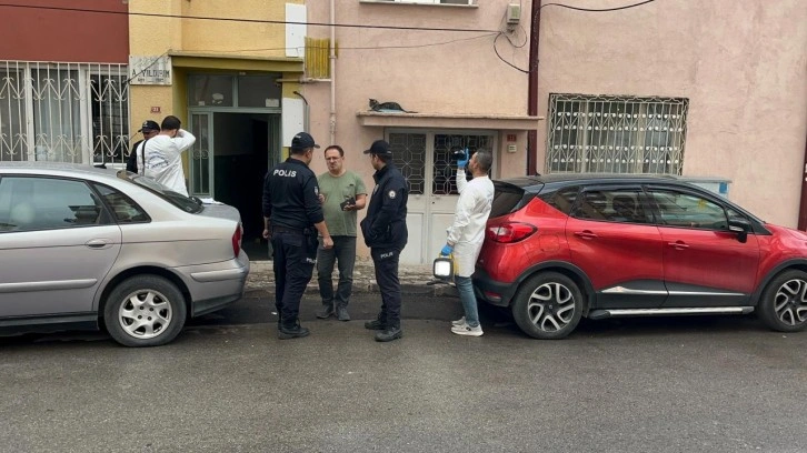 Emekli öğretmen, ‘kedi besleme’ kavgasında baba-oğlu tabancayla yaraladı