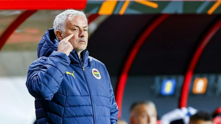 Fenerbahçe'de sistem değişecek mi? Mourinho açıkladı