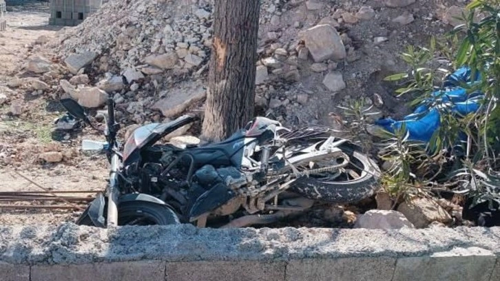 Gaziantep’te ağaca çarpan motosikletteki 2 kişi öldü