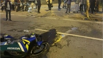 Ağaca çarpan motosikletteki 2 kişi öldü