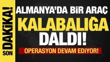 Almanya'da araç kalabalığa daldı! Yaralılar var!