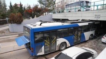 Ankara'da yaşandı! EGO otobüsü 3 metrelik köprüye sıkıştı