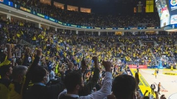 Basketbol maçında Ali Koç'a büyük şok!