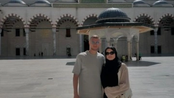 Edin Dzeko, derbi öncesi eşiyle Çamlıca Camii’ni ziyaret etti