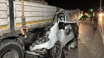 Kütahya'da feci kaza: Kamyonetteki genç hayatını kaybetti!