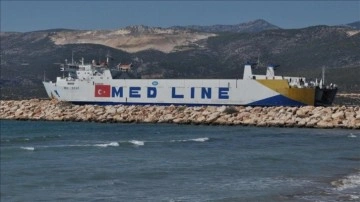 Lübnan'dan ayrılan 315 kişi gemiyle Mersin'e geldi