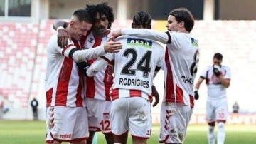 Sivasspor 8 haftalık 3 puan hasretini sonlandırdı