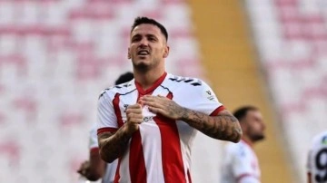 Sivasspor duyurdu! Rey Manaj'dan 1 buçuk yıllık imza