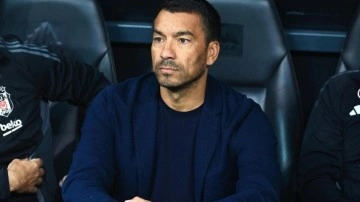 Van Bronckhorst'tan sitem! "Bunu anlamıyorum, biri bana açıklasın"